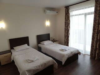 Гостевой дом Севастопольская усадьба Севастополь Двухместный номер Делюкс с 1 кроватью или 2 отдельными кроватями и балконом-1