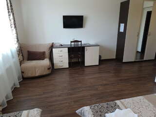 Гостевой дом Севастопольская усадьба Севастополь Улучшенный четырехместный номер-3